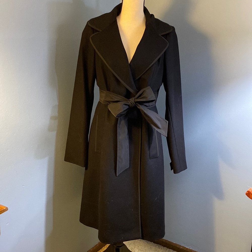 Laundry black wool blend front tie coat EUC